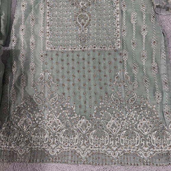 salwar kameez - Picture 3 of 3